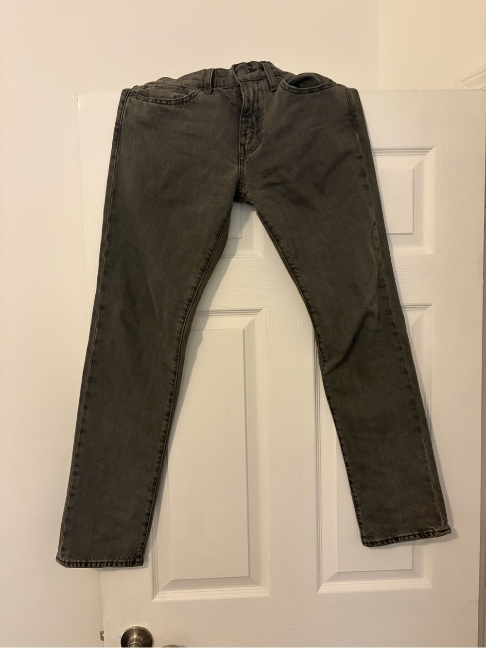 Men's Levi’s Straight Jeans in Washed Charcoal